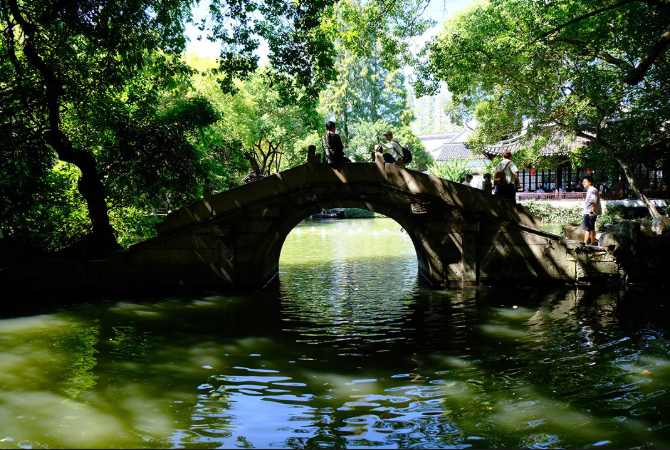 公司组织开展秋游活动