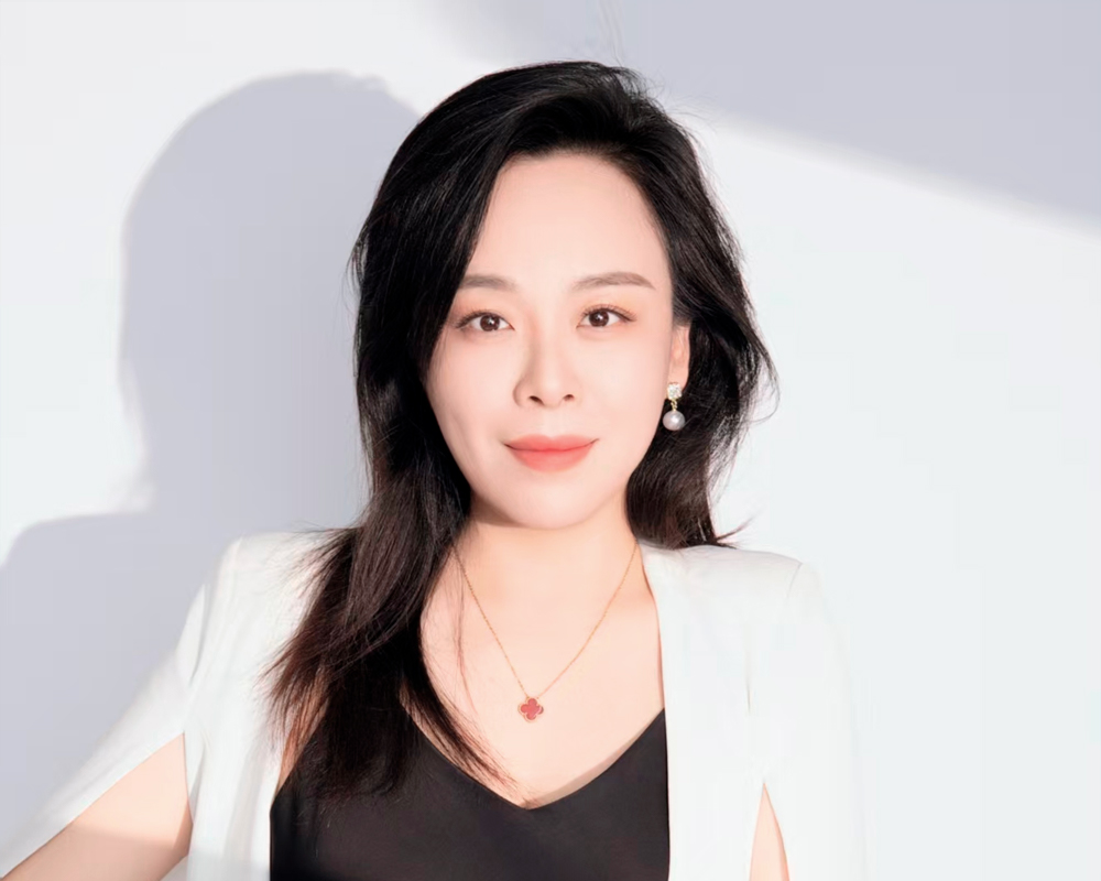 李铭娜  